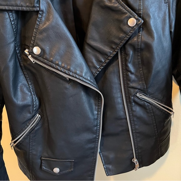 Vegan leather black jacket - Picture 2 of 6